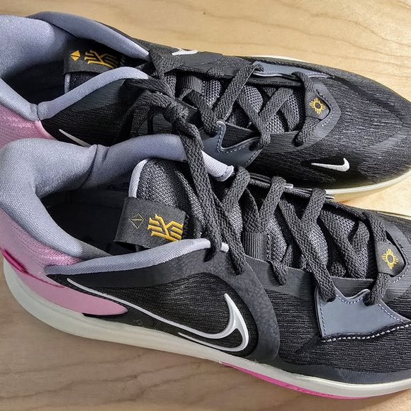 NIKE KYRIE LOW 5 IRON GREY-COCONUT MILK-PINK SZ 12 - Picture 1 of 5